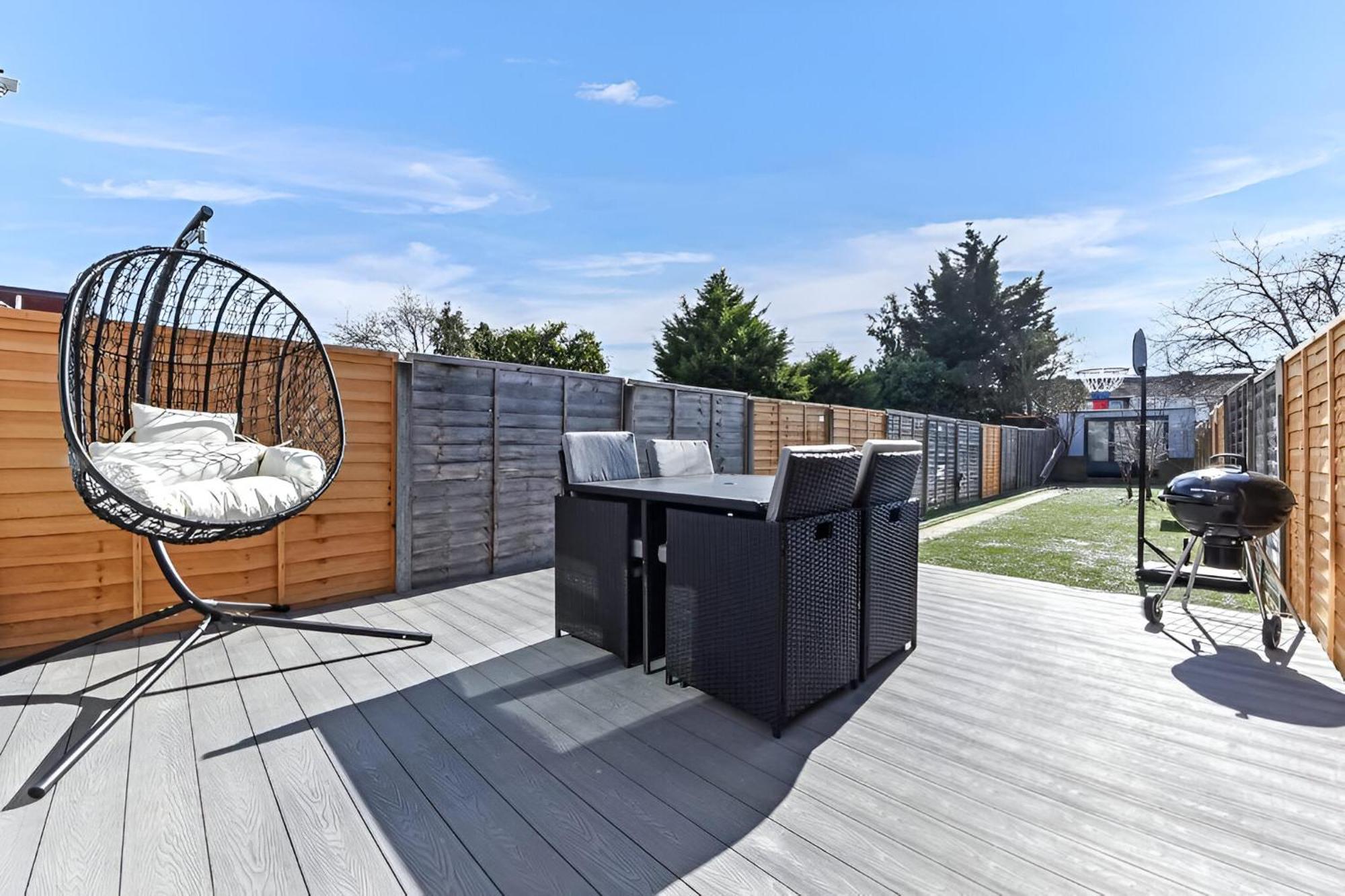 The Ultimate Hangout 4br Modern House With Garden Апартаменты