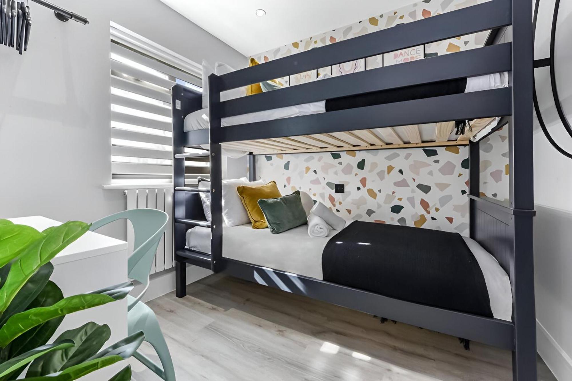 The Ultimate Hangout 4br Modern House With Garden *